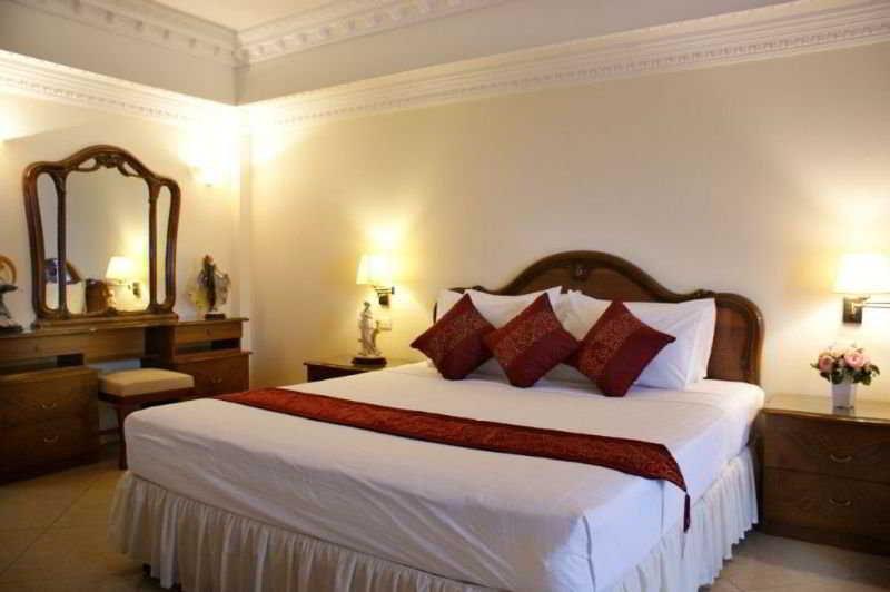 Lk Royal Suite Патая Екстериор снимка