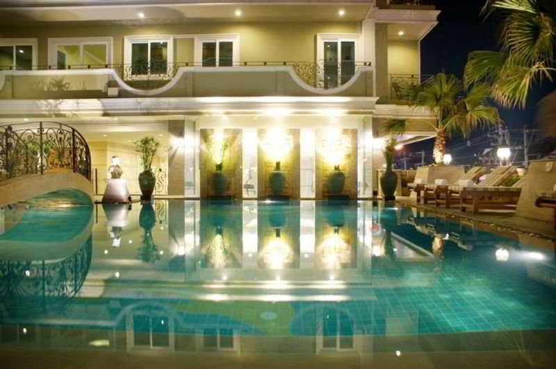 Lk Royal Suite Патая Екстериор снимка