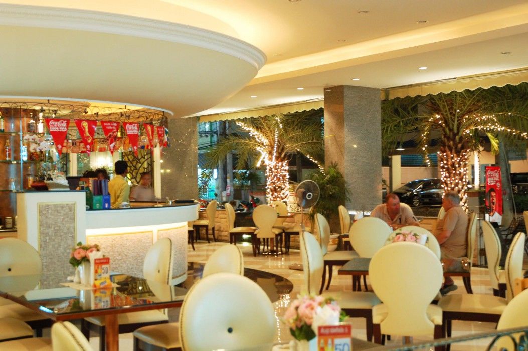 Lk Royal Suite Патая Екстериор снимка