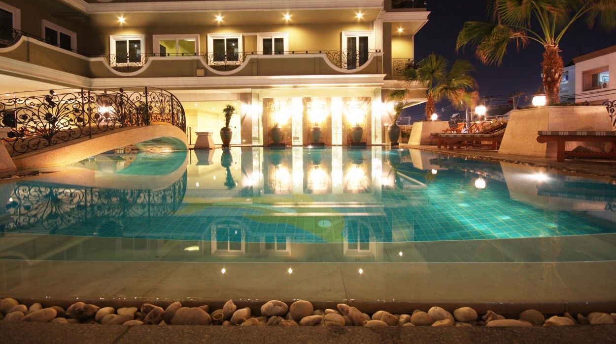 Lk Royal Suite Патая Екстериор снимка