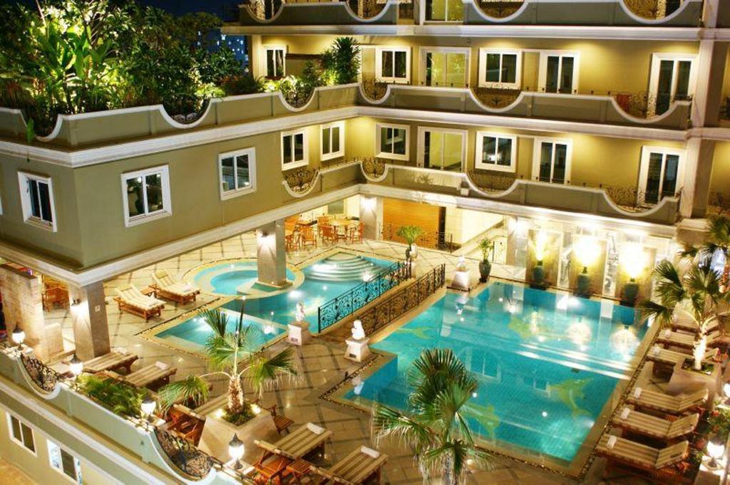 Lk Royal Suite Патая Екстериор снимка