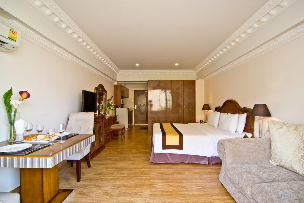 Lk Royal Suite Патая Екстериор снимка