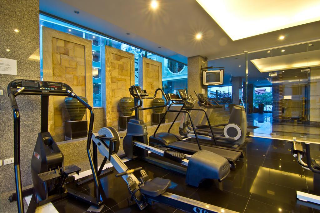 Lk Royal Suite Патая Екстериор снимка