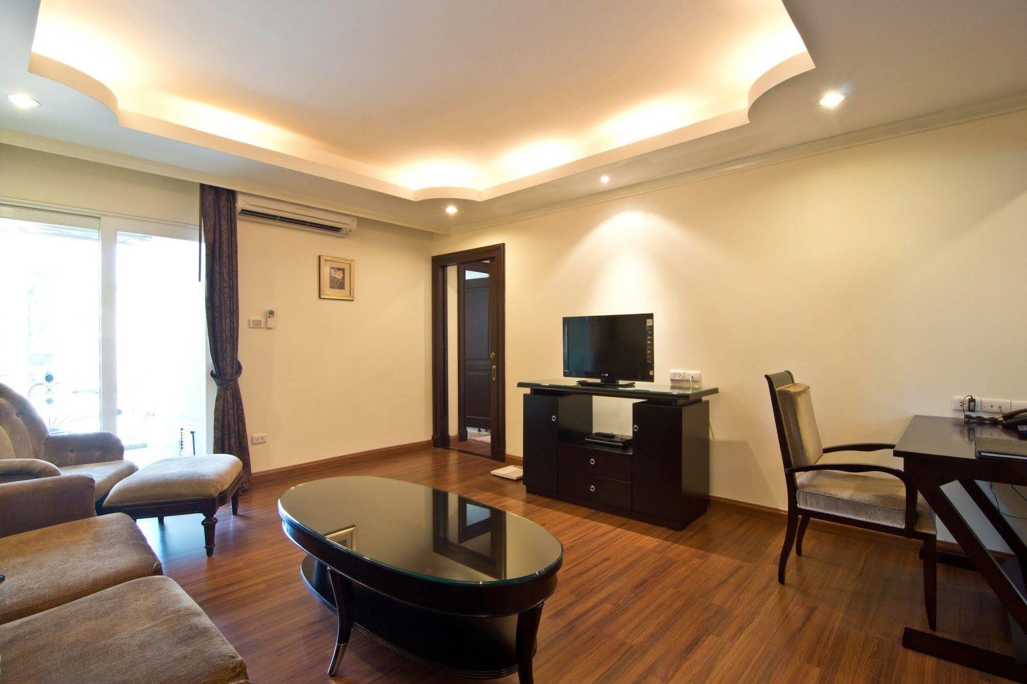 Lk Royal Suite Патая Екстериор снимка
