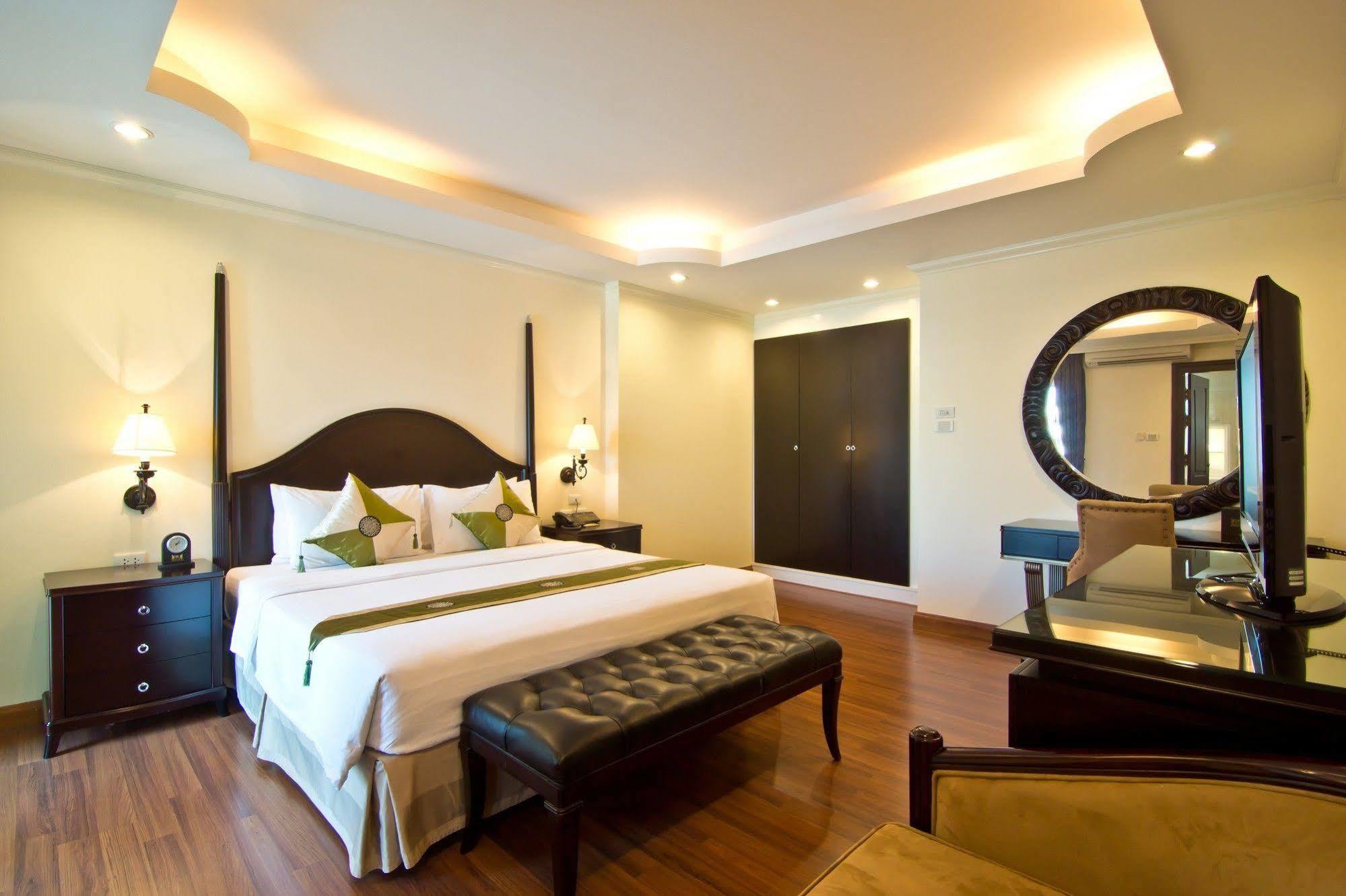 Lk Royal Suite Патая Екстериор снимка
