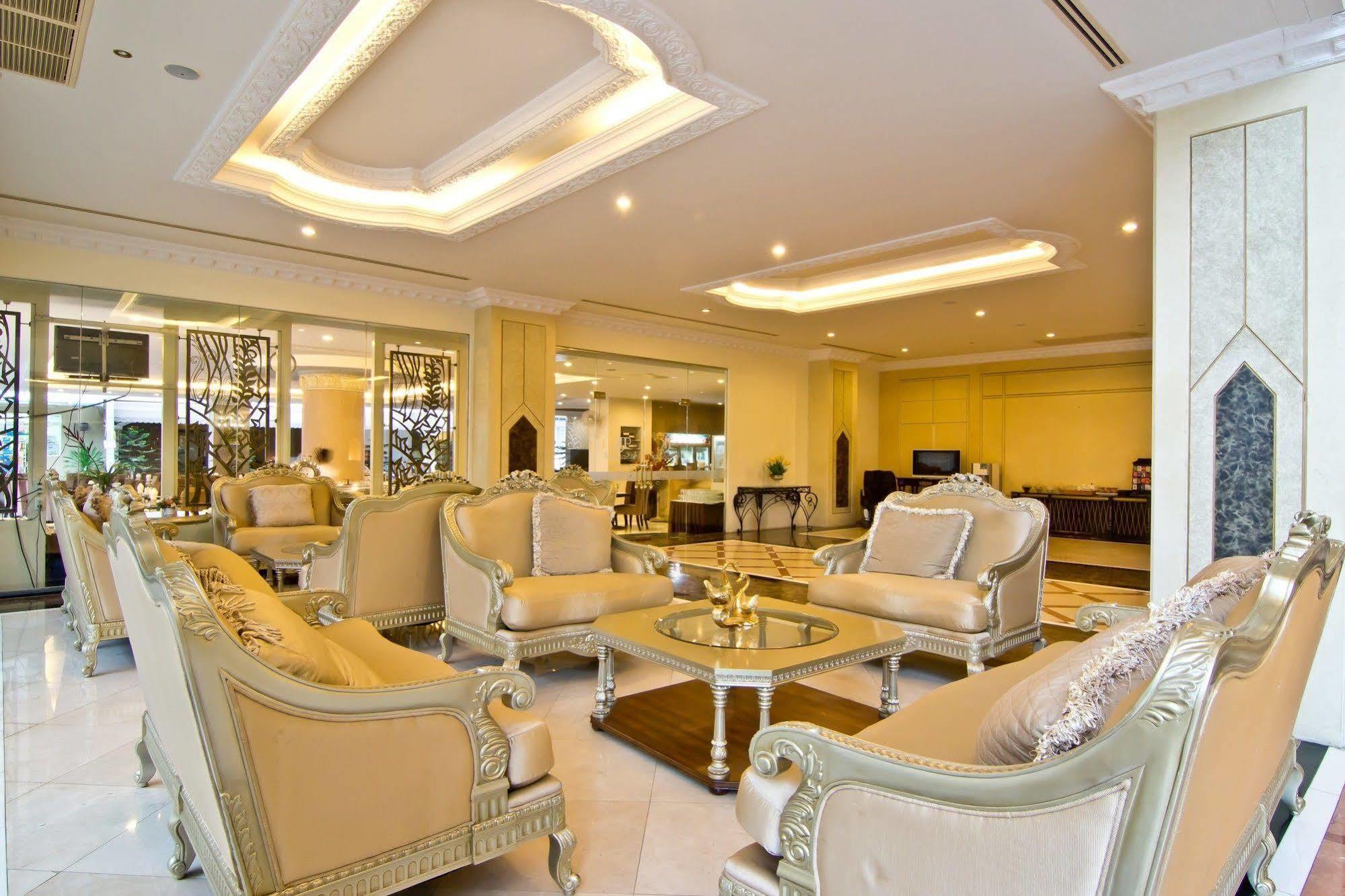 Lk Royal Suite Патая Екстериор снимка