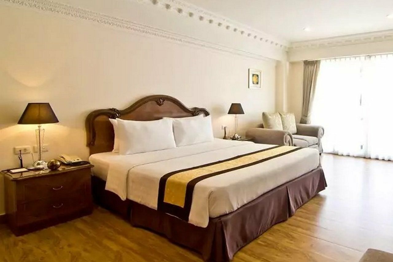 Lk Royal Suite Патая Екстериор снимка