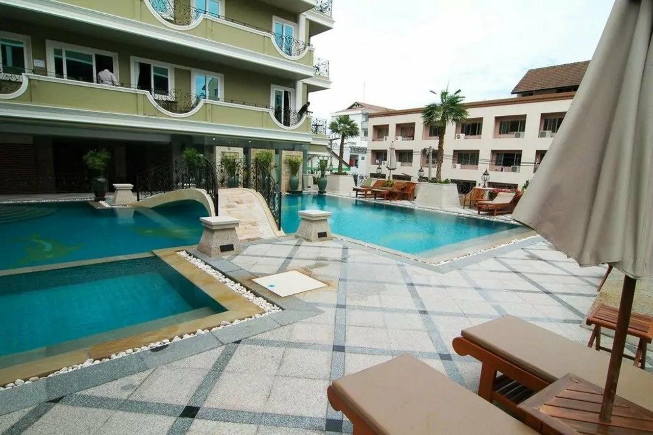 Lk Royal Suite Патая Екстериор снимка